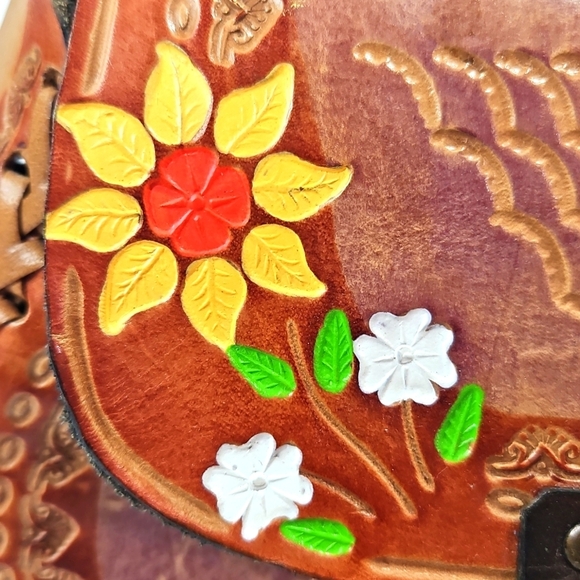 Handcrafted Vintage Brown Leather Braided Floral Bag - Picture 3 of 7